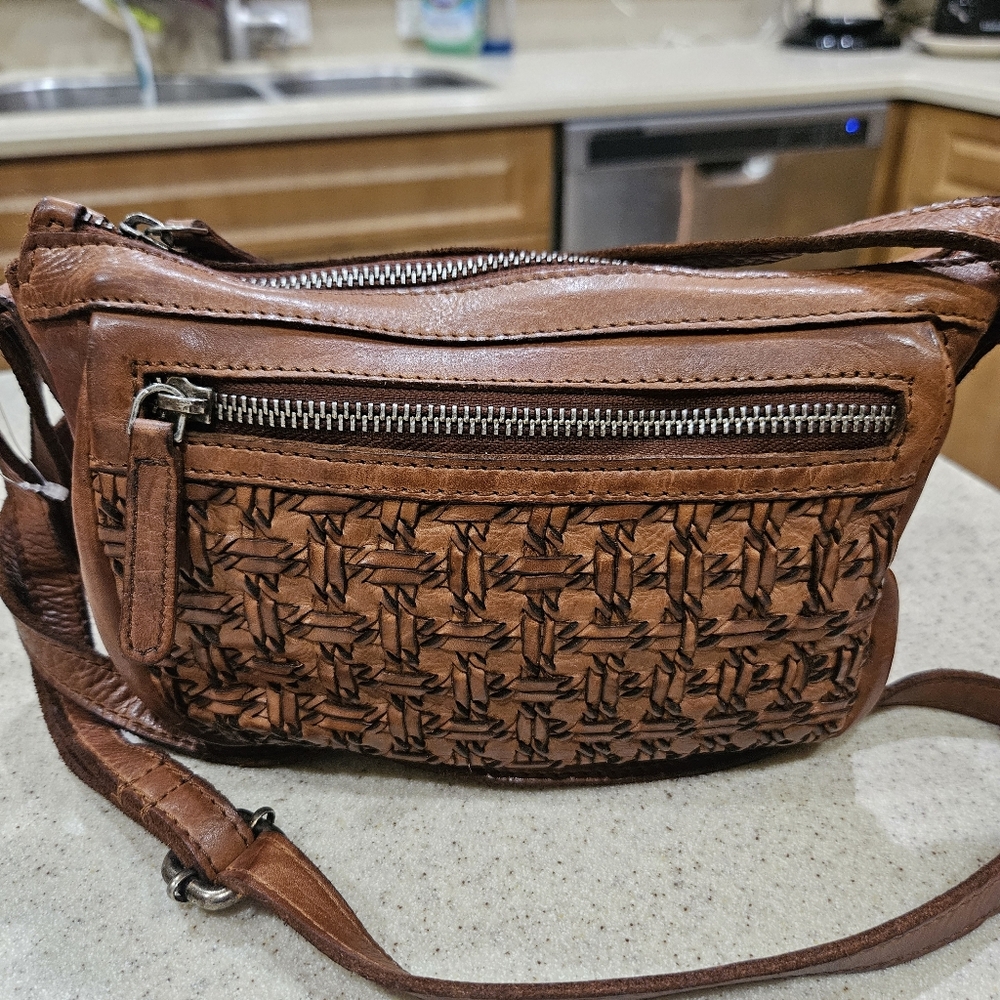 VILENCA HANDBAG, Leather Woven Handbag